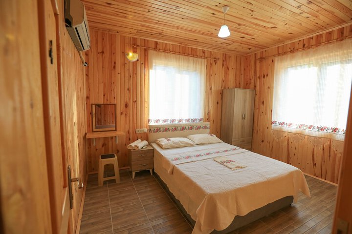 Room 16 of 18