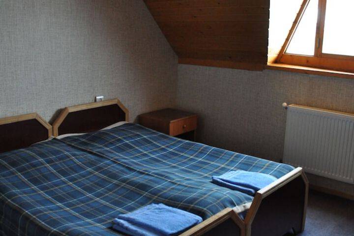 Room 11 of 13