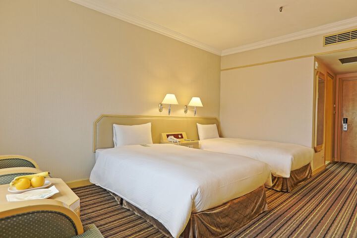 Room 17 of 74