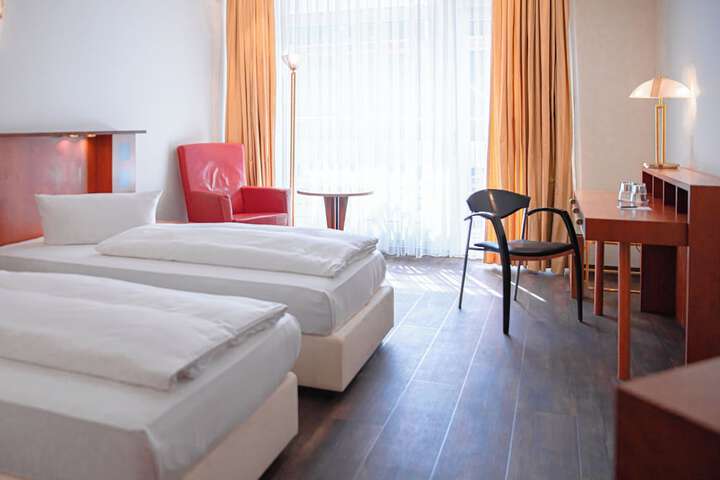 Room 45 of 123