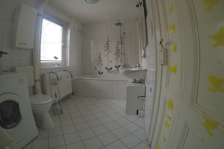 Room 10 of 14