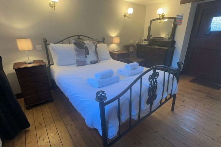 Room 9 of 24