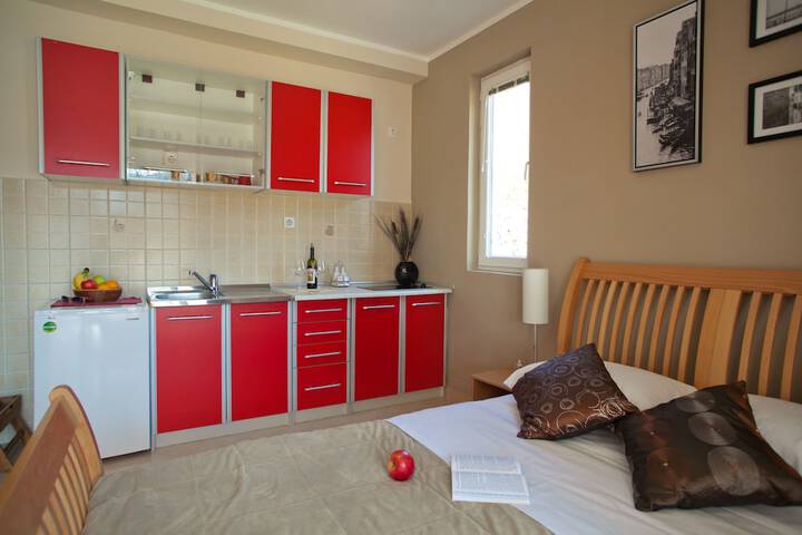 Room 5 of 49