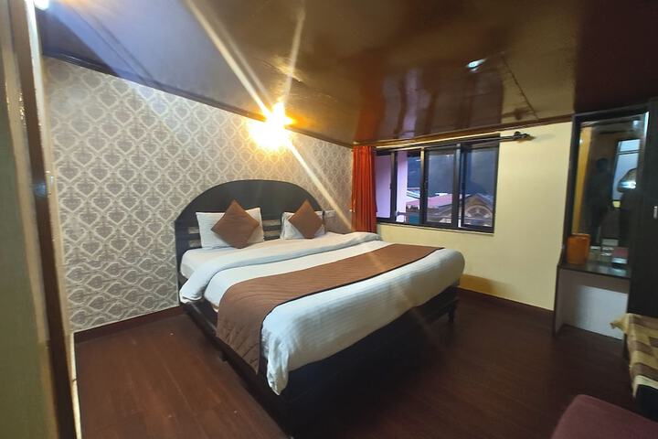 Nainital Hotel C Residency