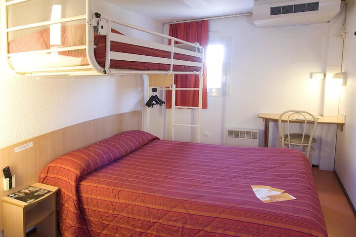 Room 7 of 15