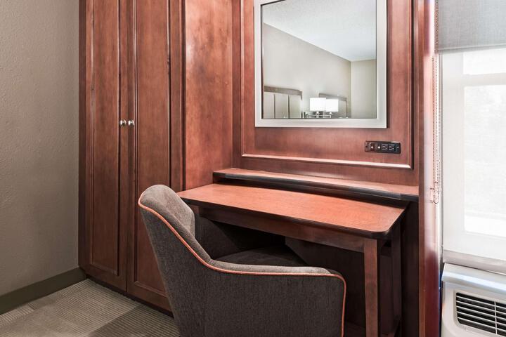 Quadruple 2 Double Beds (1 of 2)