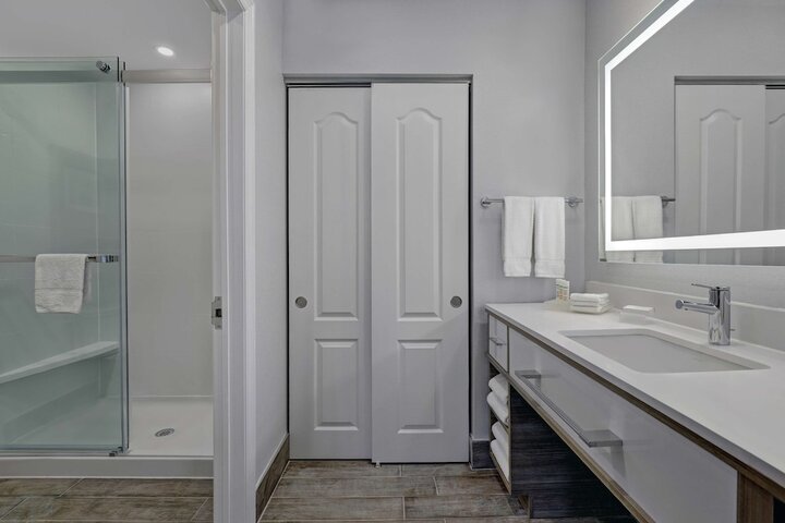 1 King Bed Studio Suite (10 of 27)