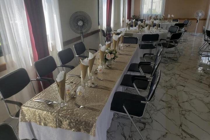 Ballroom/Hall 18 of 22