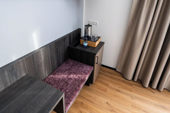 Room 15 of 24