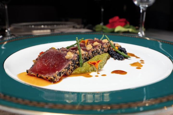 Dining 46 of 77