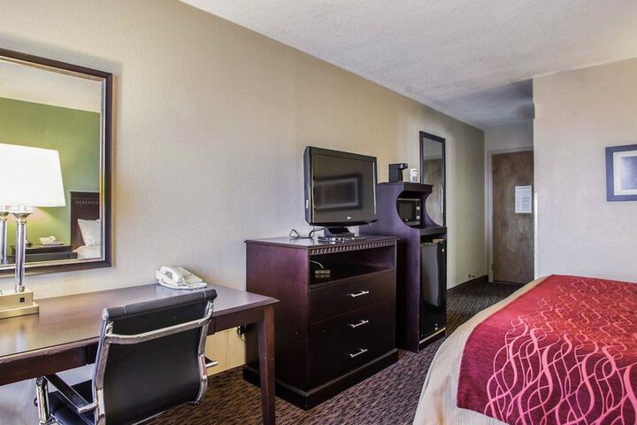 Room 6 of 24