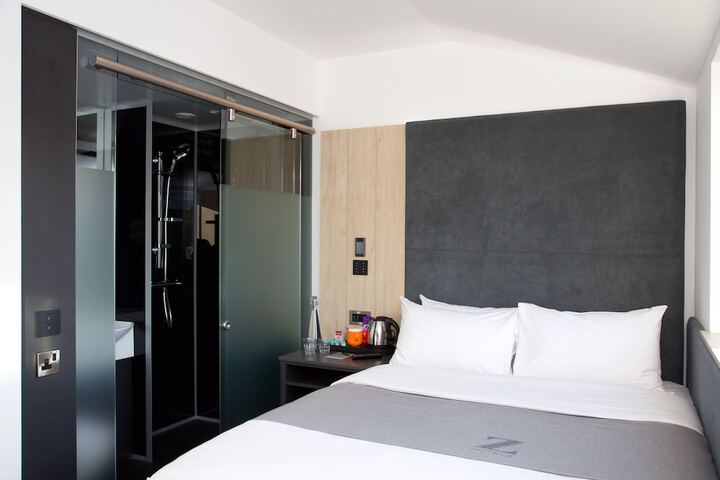 Room 10 of 50