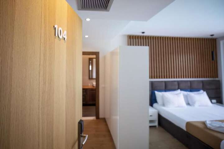 Room 15 of 41