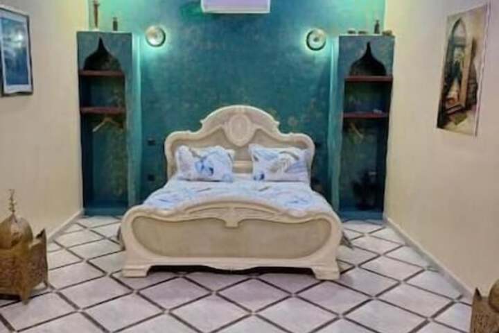 Room 4 of 96