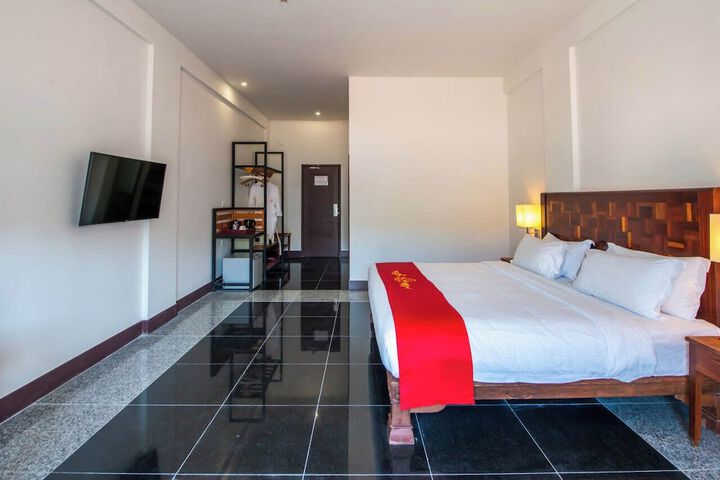 Room 4 of 30
