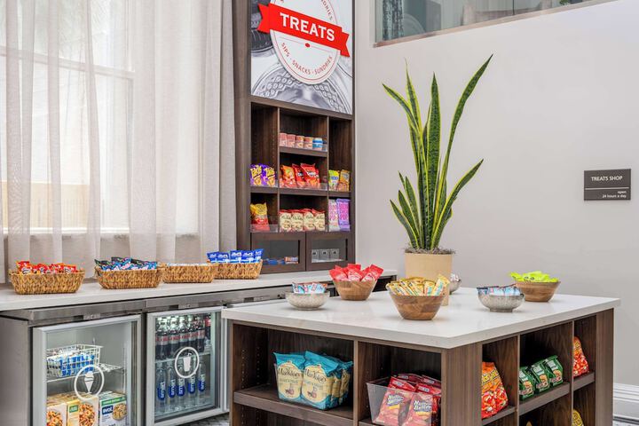 Snack bar