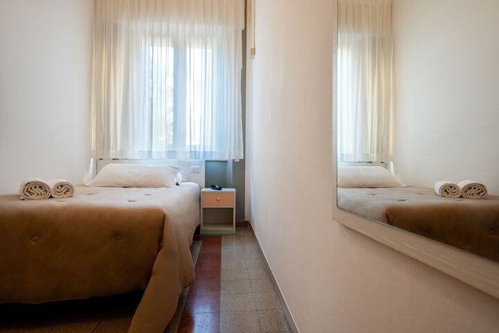 Room 5 of 37