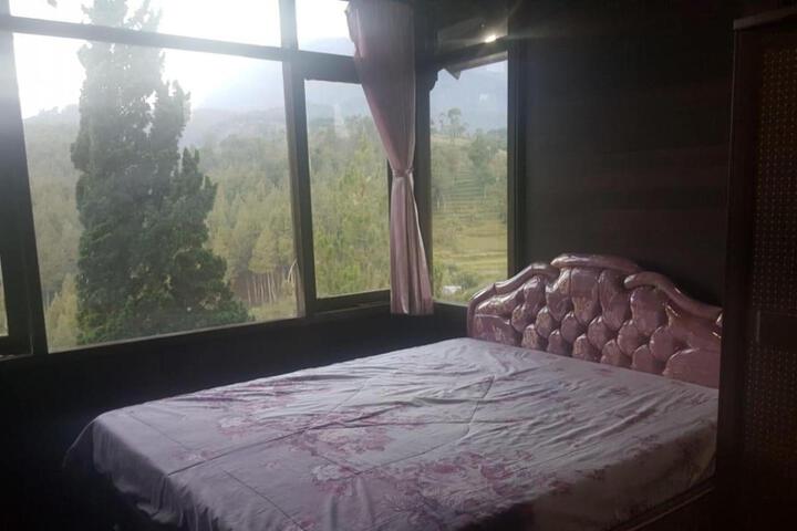 Room 11 of 26