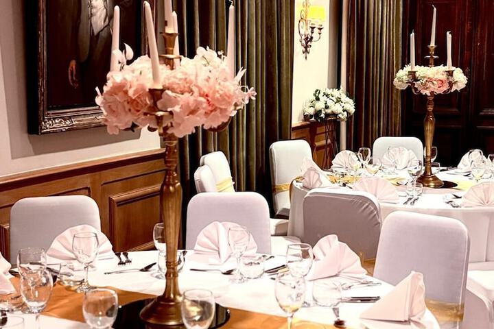 Ballroom/Hall 34 of 46
