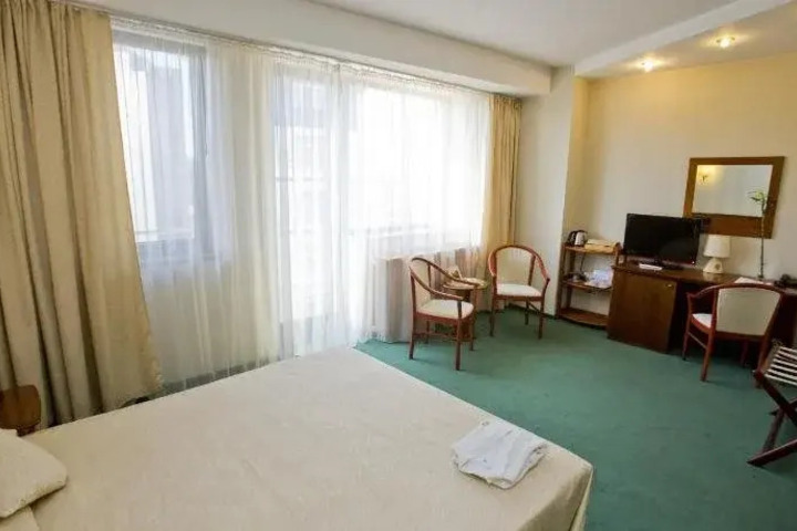 Photo 6