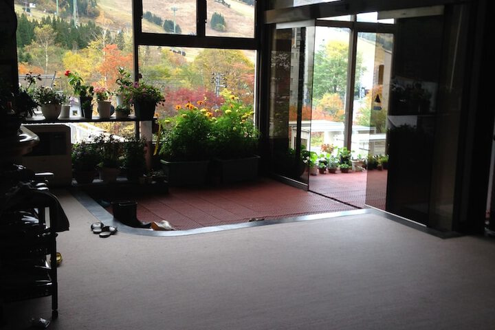 Entrance & Lobby
