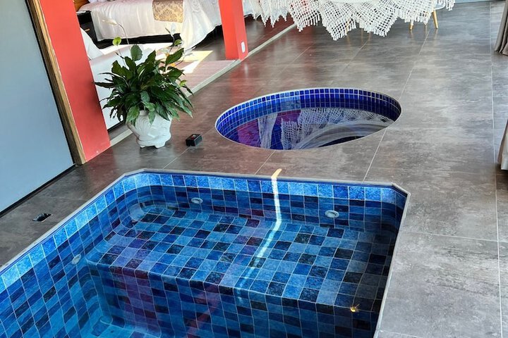 Pool 262 of 356