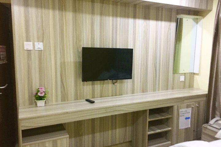 Room 20 of 38