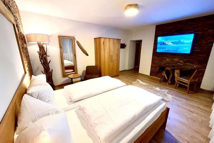 Room 2 of 24