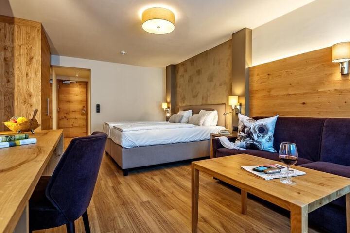 Room 4 of 40