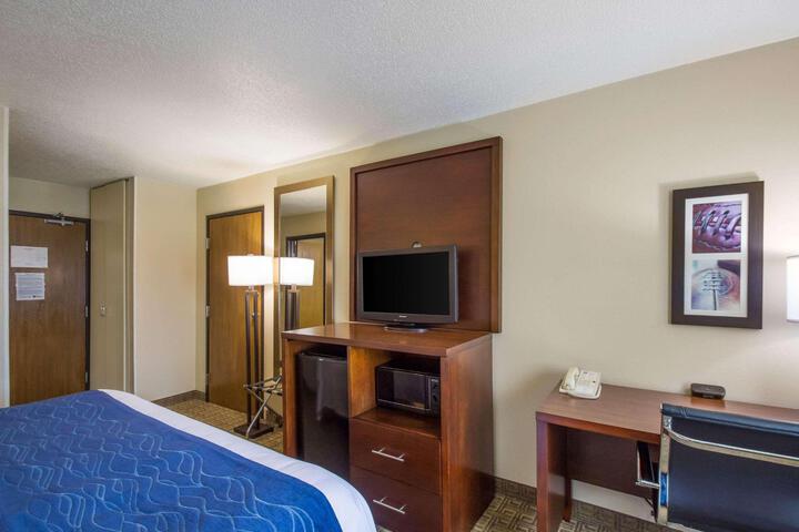 1 King Bed (6 of 6)