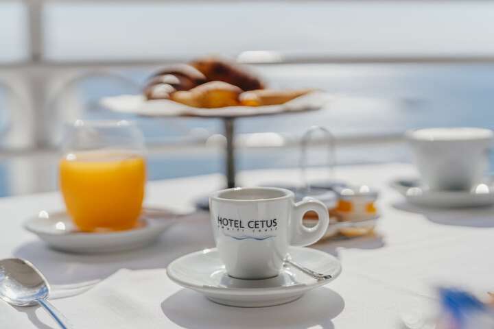 Breakfast/Coffee Service 56 of 78