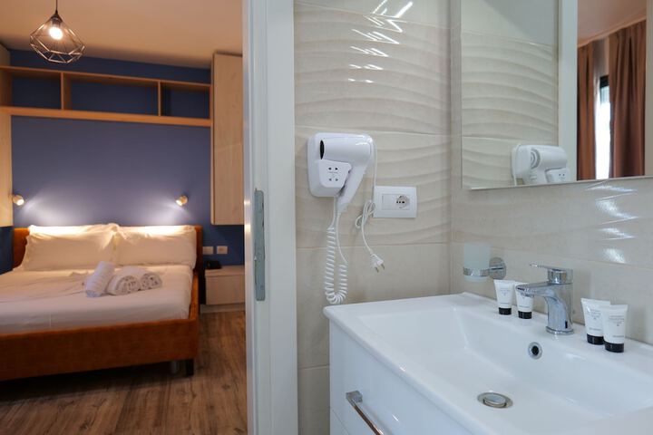 Room 89 of 126