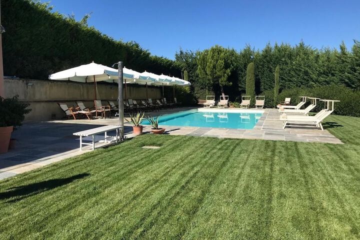 Pool Hotel