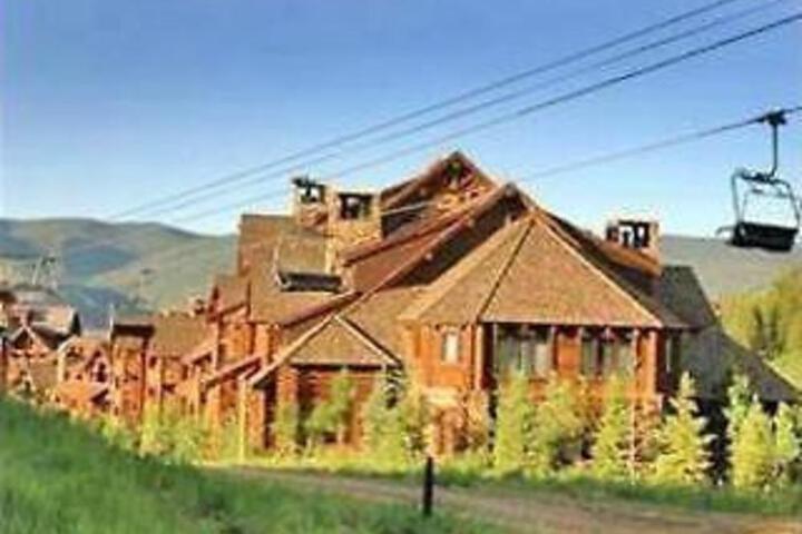Bachelor Gulch Snow Cloud Lodge in Avon, CO