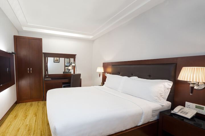 Room 18 of 52