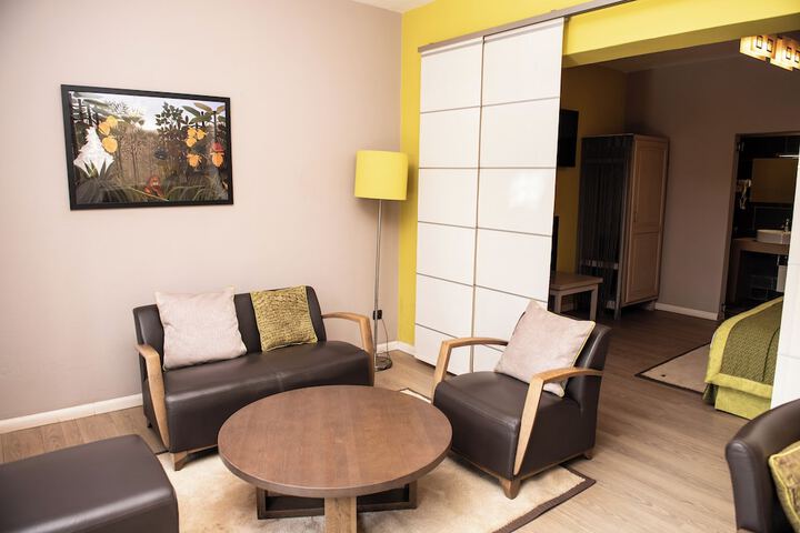 Room 3 of 39