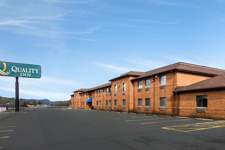 Hotel Entry