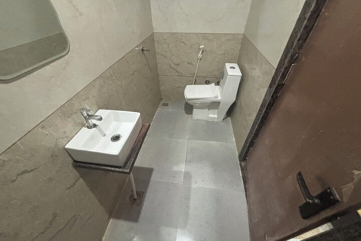 Room 45 of 63