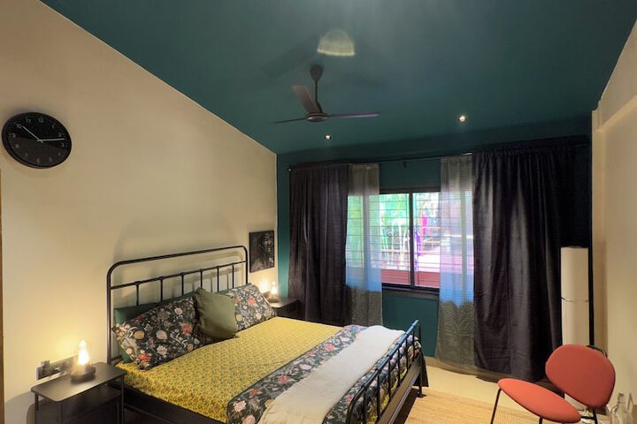 Room 9 of 24