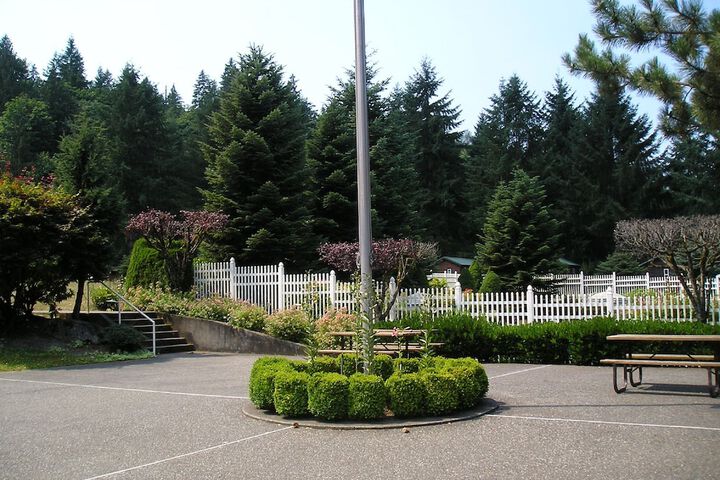 Property Grounds 19 of 23