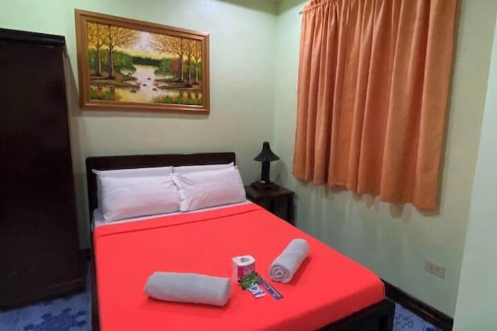 Room 11 of 28
