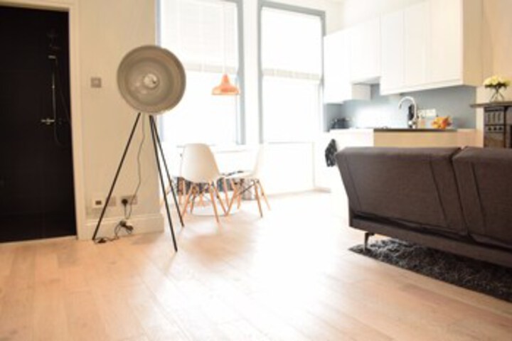 Room 5 of 14