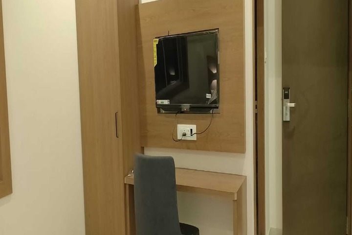 Room 5 of 22
