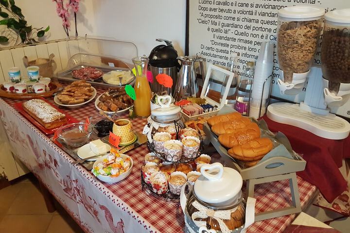 Breakfast/Coffee Service 22 of 53