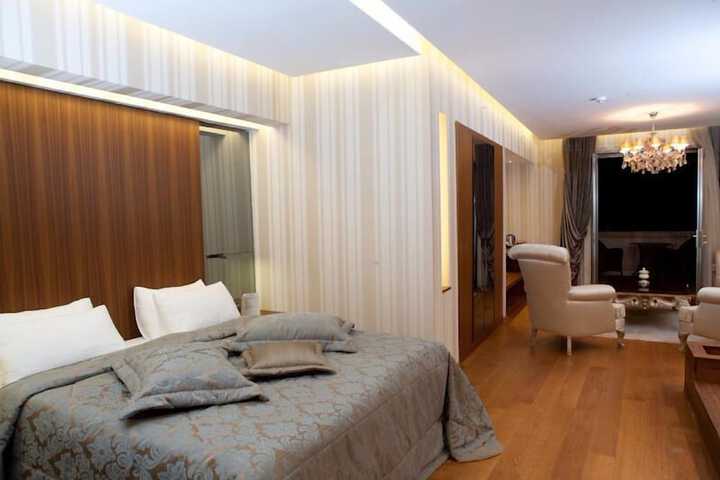Room 19 of 35