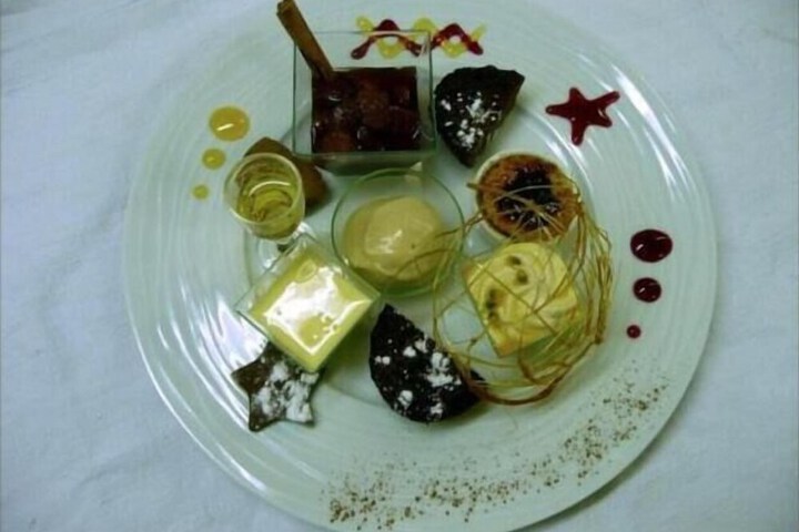 Dining 19 of 36