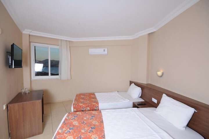 Room 7 of 25