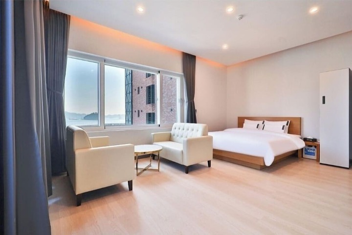 Room 52 of 72