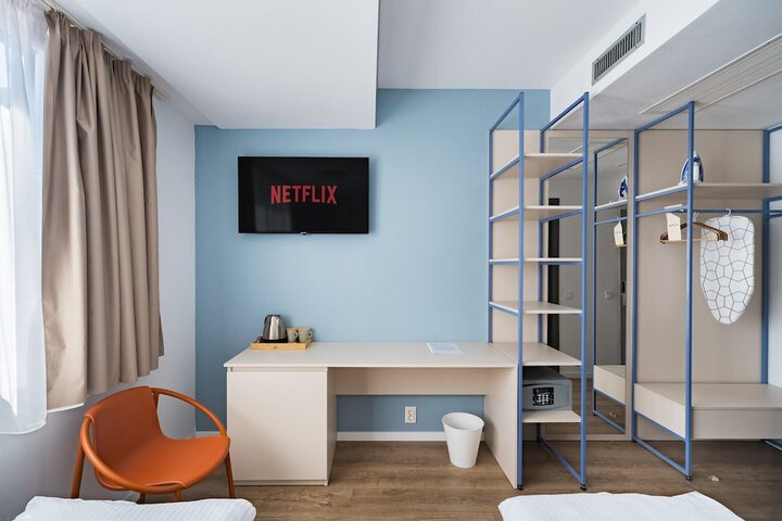 Room 7 of 24