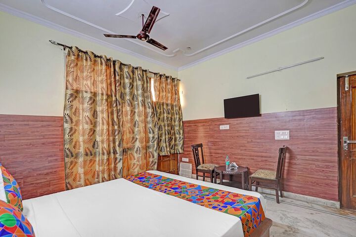Room 13 of 26